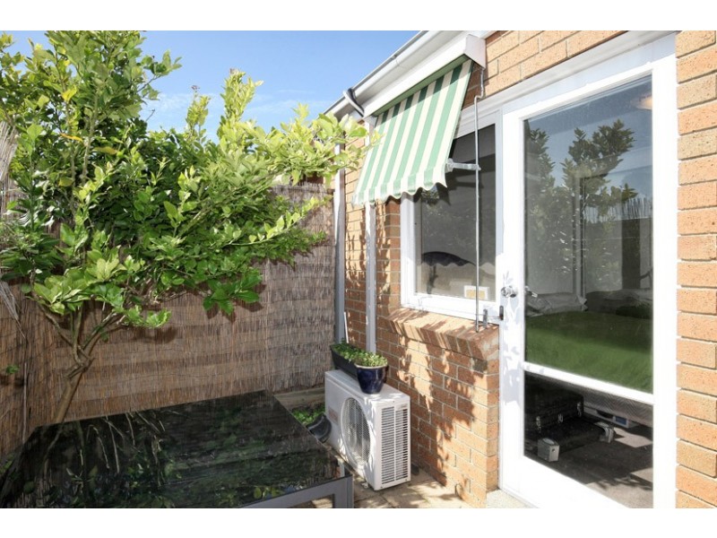 20/16 South Circular Road, Gladstone Park VIC 3043