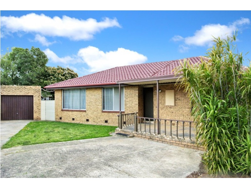6 Altair Court, Gladstone Park VIC 3043
