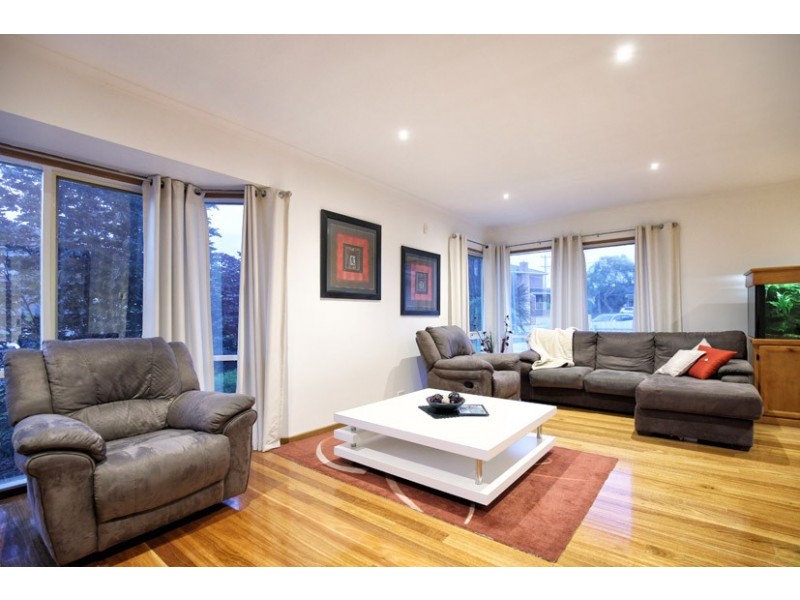 48 Simmington Circuit, Greenvale VIC 3059