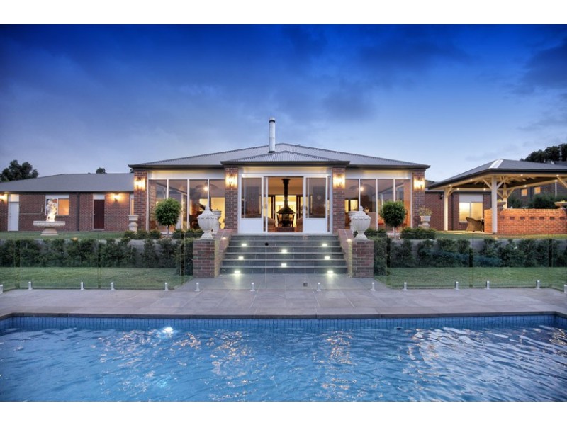 12 Palamino Valley Court, Greenvale VIC 3059