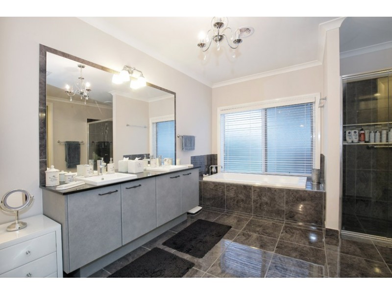 12 Palamino Valley Court, Greenvale VIC 3059