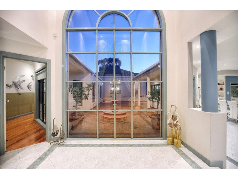 6 Sainsbury Court, Greenvale VIC 3059