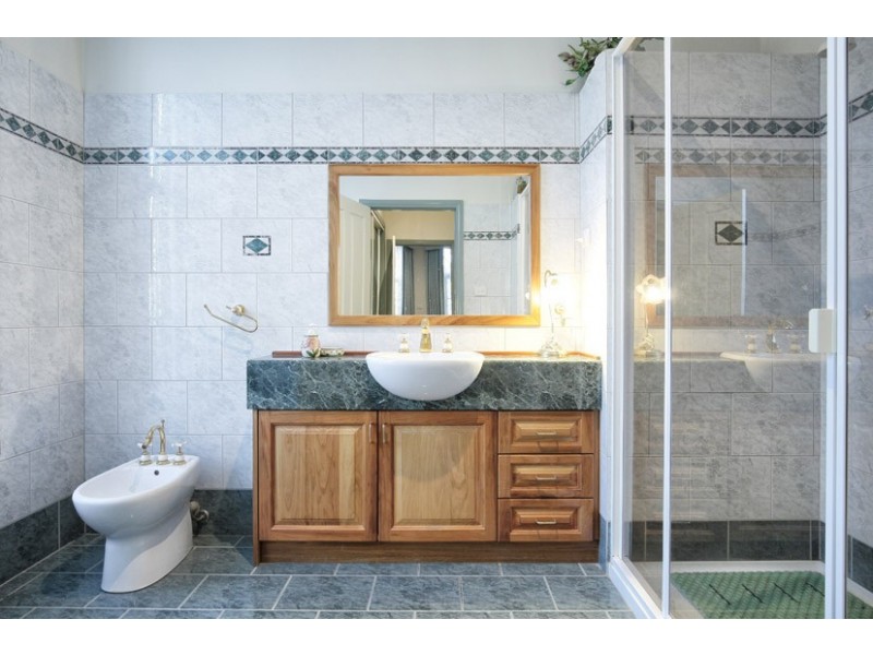 6 Sainsbury Court, Greenvale VIC 3059