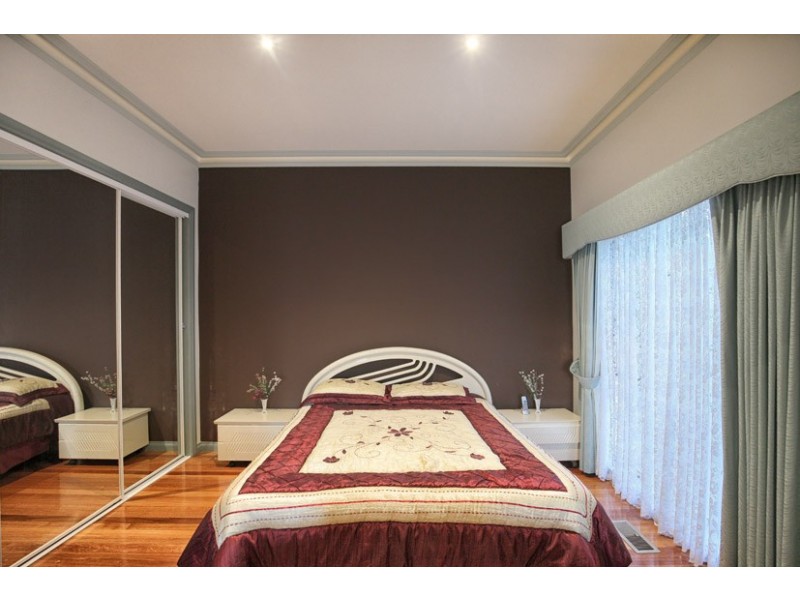 6 Sainsbury Court, Greenvale VIC 3059