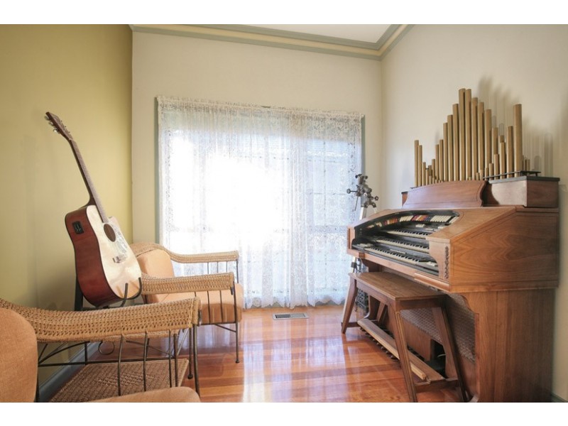 6 Sainsbury Court, Greenvale VIC 3059