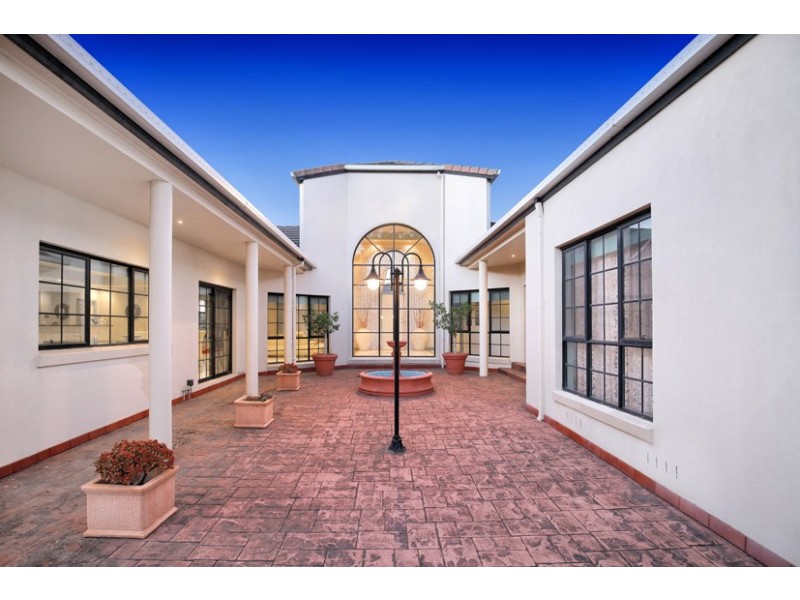 6 Sainsbury Court, Greenvale VIC 3059