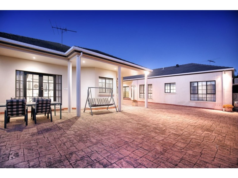 6 Sainsbury Court, Greenvale VIC 3059