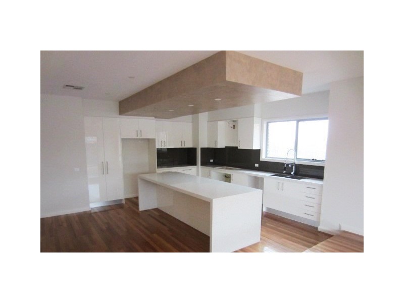 2/44 Trumpington Terrace, Attwood VIC 3049