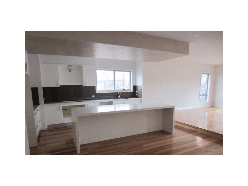 2/44 Trumpington Terrace, Attwood VIC 3049