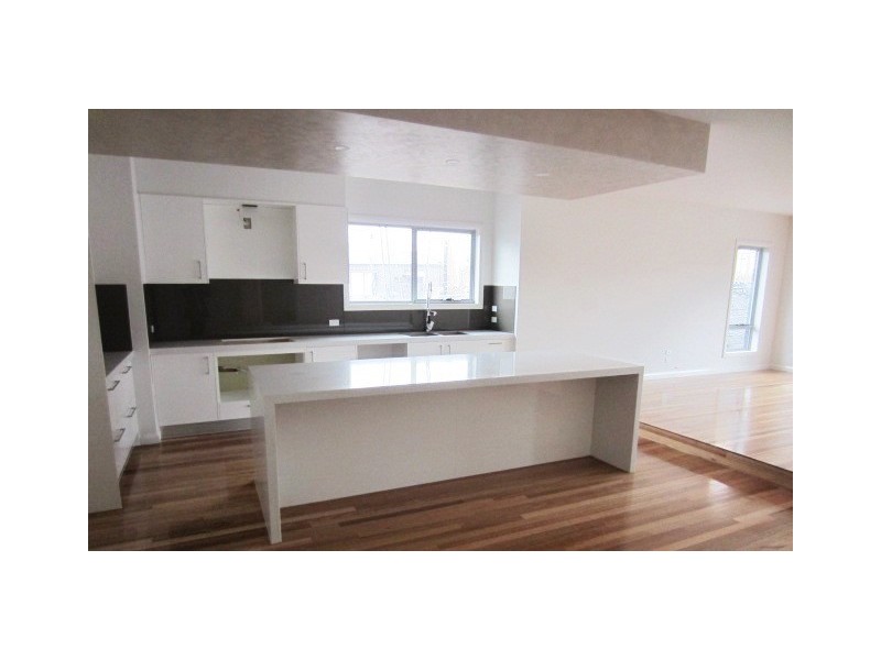 2/44 Trumpington Terrace, Attwood VIC 3049