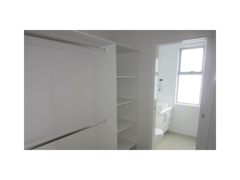 2/44 Trumpington Terrace, Attwood VIC 3049