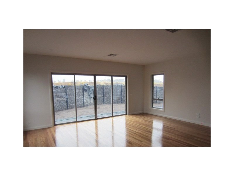 2/44 Trumpington Terrace, Attwood VIC 3049