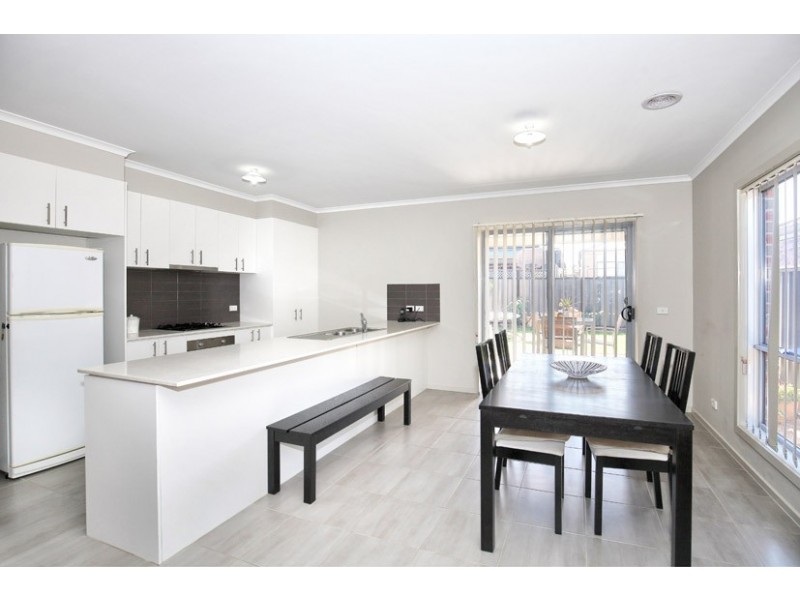 68 Moor Park Drive, Craigieburn VIC 3064