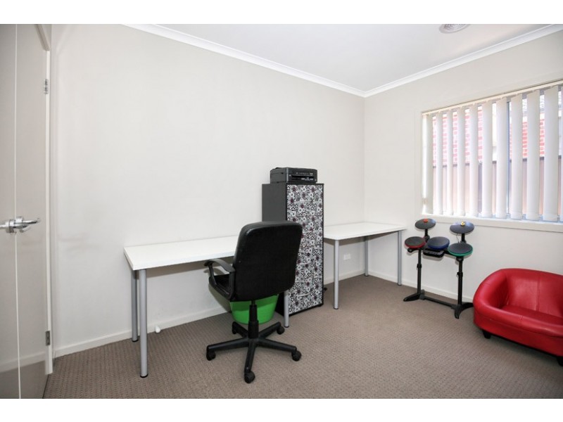 68 Moor Park Drive, Craigieburn VIC 3064