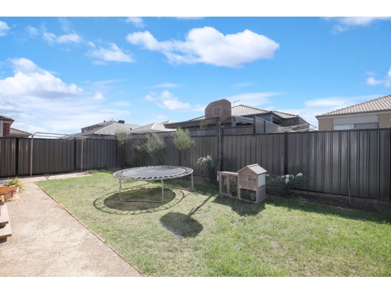 68 Moor Park Drive, Craigieburn VIC 3064