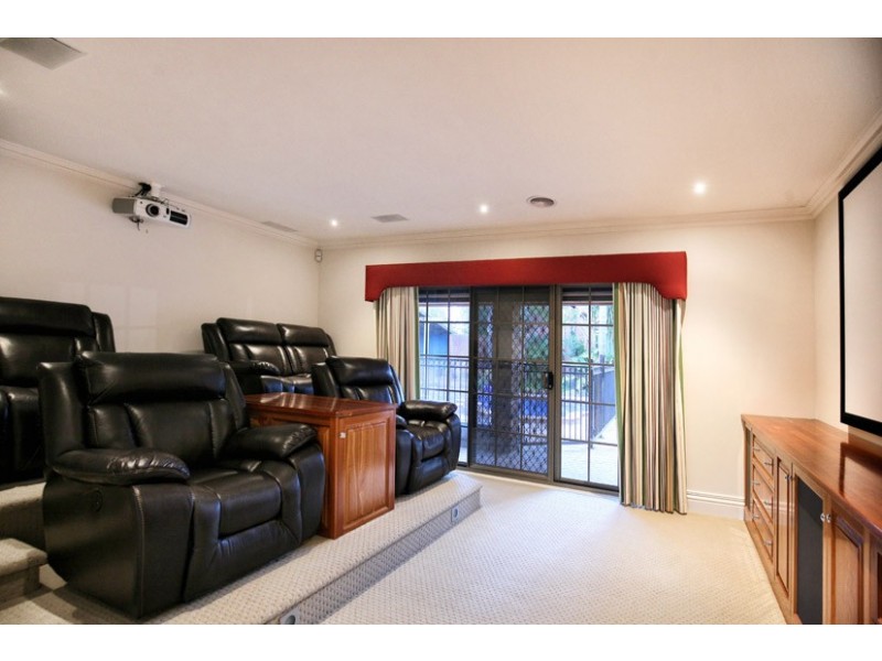 35 Heversham Grove, Greenvale VIC 3059