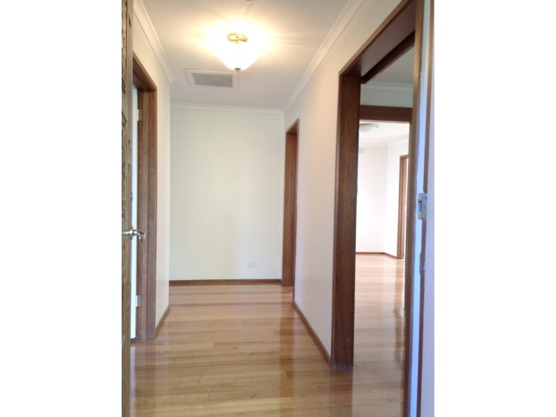 1/3 Broadmeadows Road, Tullamarine VIC 3043