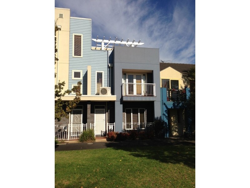 16 Anderson Walk, Kensington VIC 3031