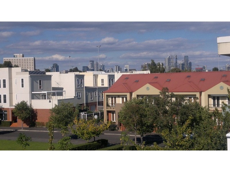 16 Anderson Walk, Kensington VIC 3031