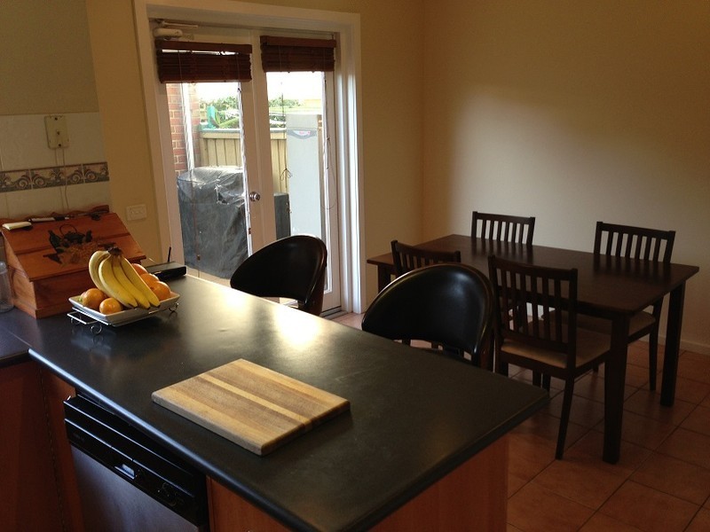 16 Anderson Walk, Kensington VIC 3031