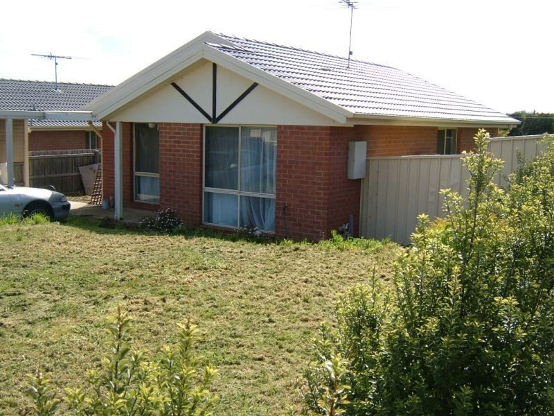 2/1 Jandarew, Kilmore VIC 3764
