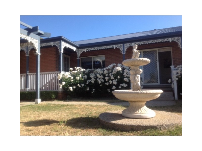 9 Moore Court, Kilmore VIC 3764