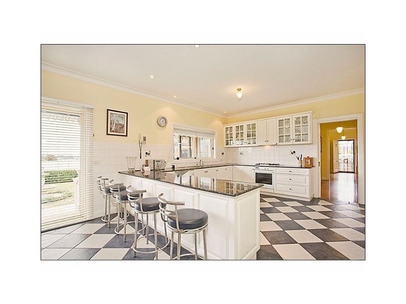 9 Moore Court, Kilmore VIC 3764