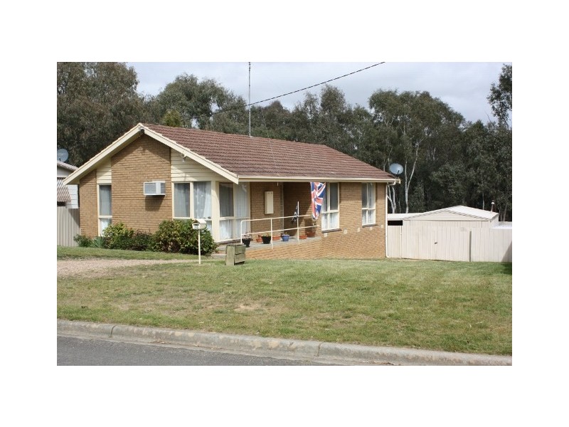 16 Catherine, Broadford VIC 3658