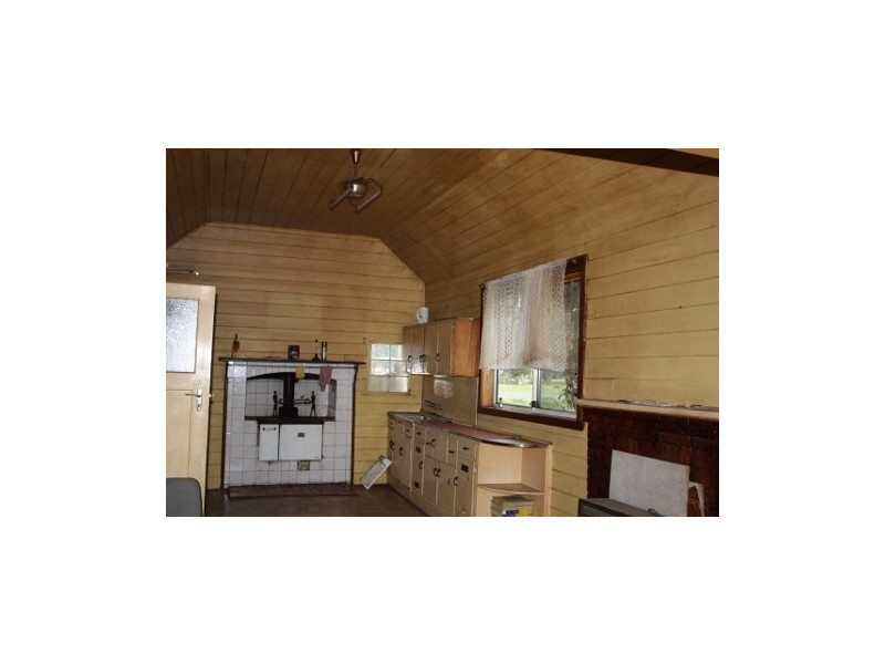 17 Caldwell st, Heathcote VIC 3523