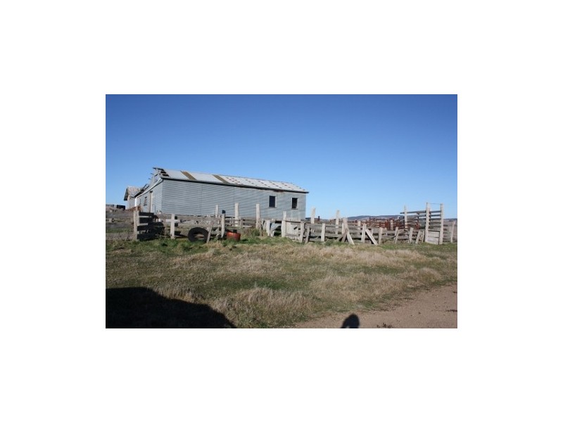 1 Mcintosh Road, Nulla Vale VIC 3435