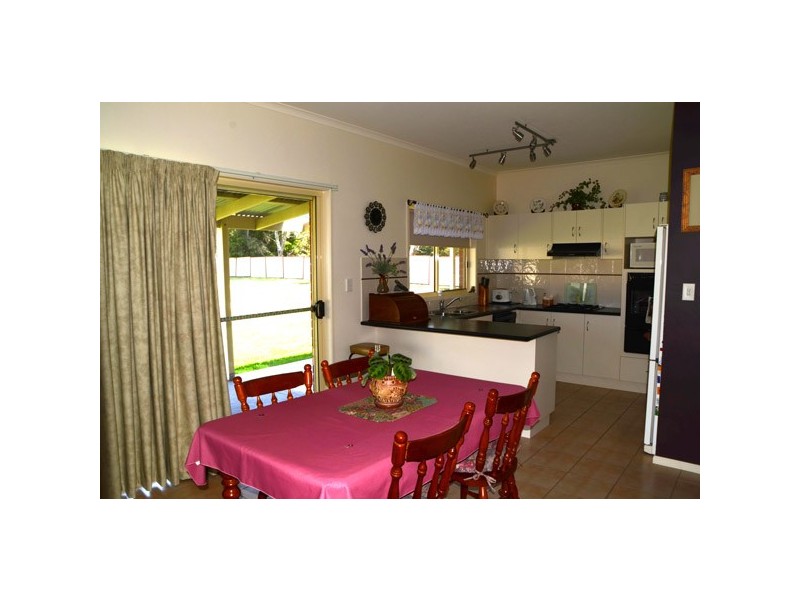 8 TATTERSALL DRIVE, Kyneton VIC 3444