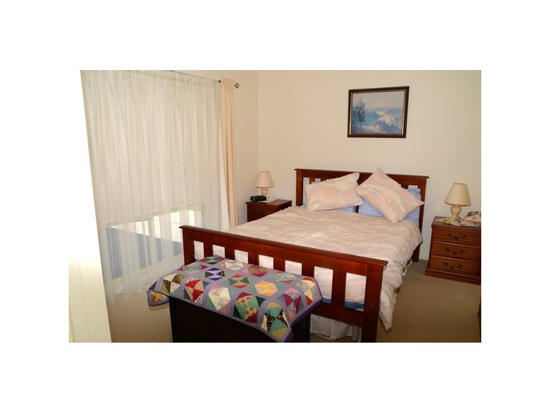 8 TATTERSALL DRIVE, Kyneton VIC 3444