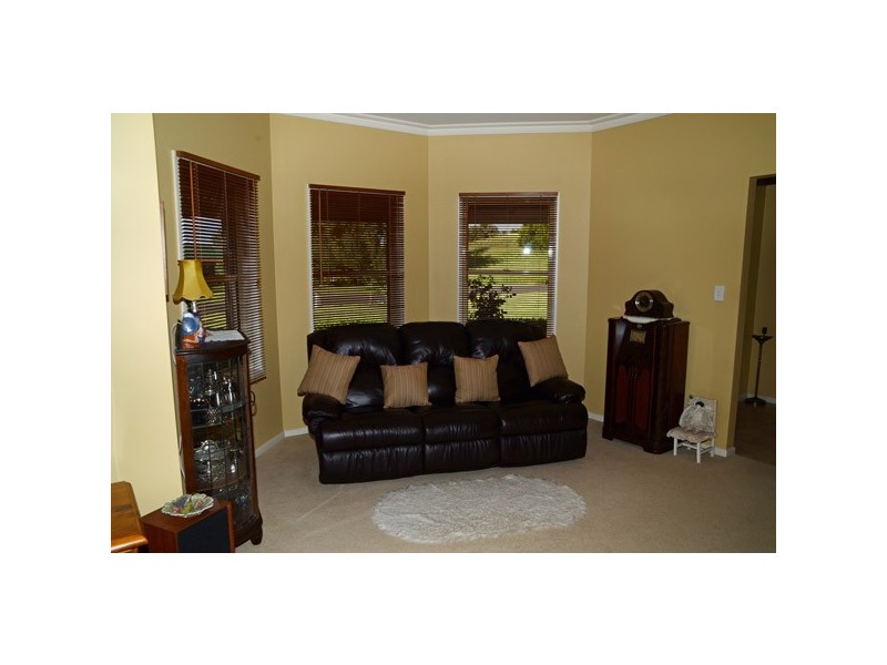 8 TATTERSALL DRIVE, Kyneton VIC 3444