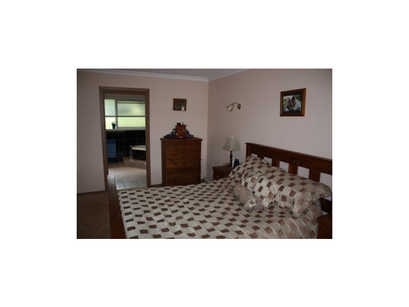 14 Kooralinga Dve, Wandong VIC 3758