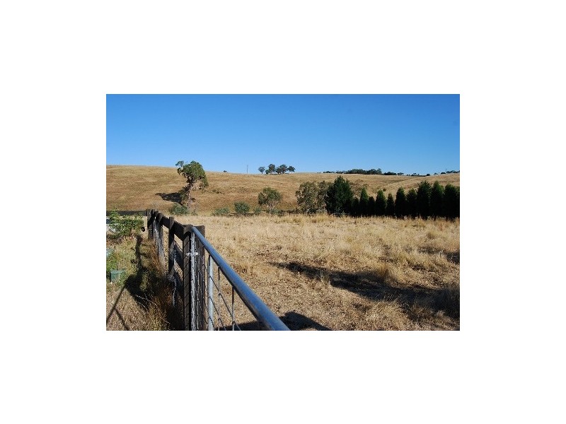 40 Broadhurst Lane, Wandong VIC 3758