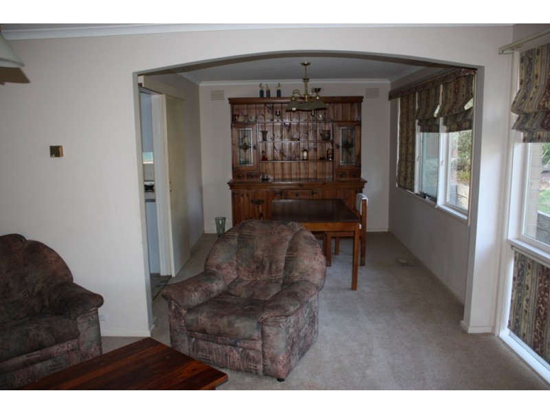 2 Link Ave, Kilmore VIC 3764