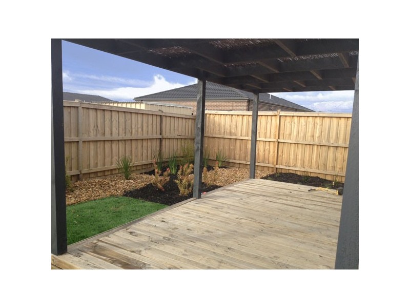 15 Middlebrook Tce, Wallan VIC 3756