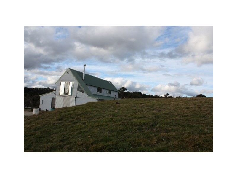 655 Spur Road, Clonbinane VIC 3658