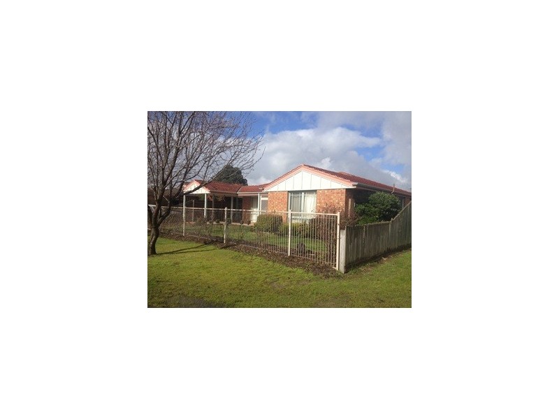 7 Hilaire Place, Whittlesea VIC 3757
