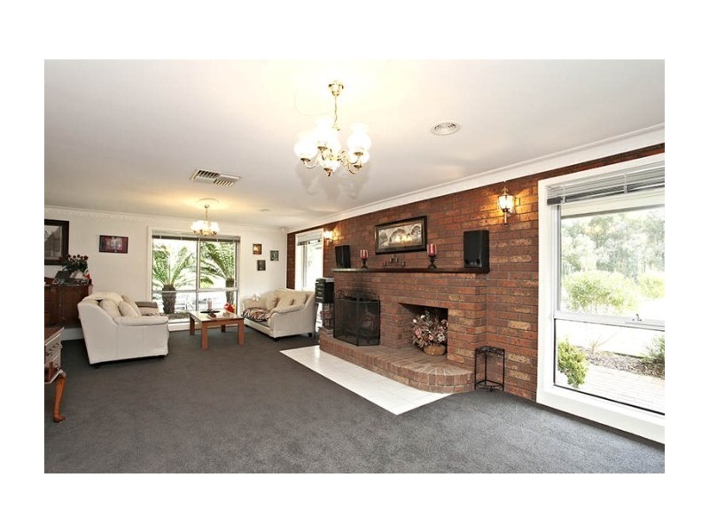 201 Edenvale Crescent, Kinglake West VIC 3757