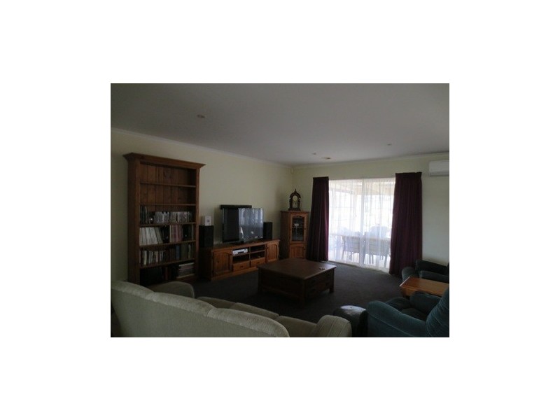 5 Elvin Drive, Kinglake VIC 3763