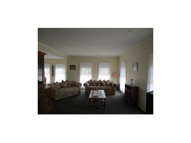 5 Elvin Drive, Kinglake VIC 3763