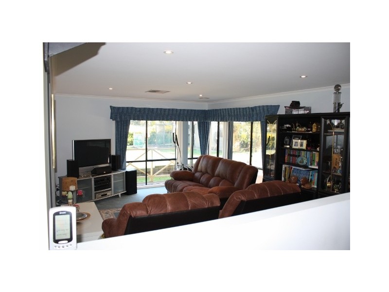 25 CURRY ROAD, Kilmore VIC 3764