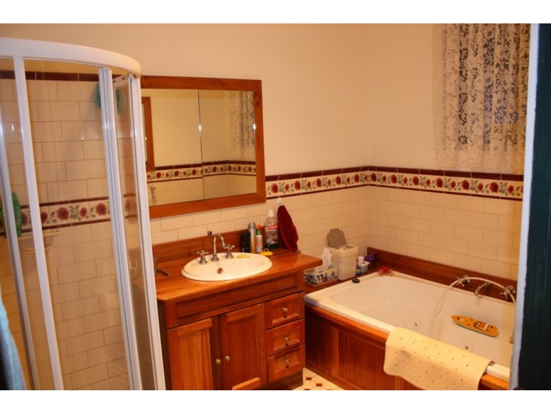 386 wildwood road, Oaklands Junction VIC 3063