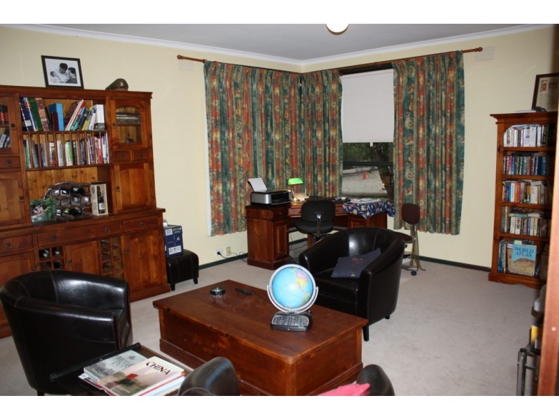 386 wildwood road, Oaklands Junction VIC 3063