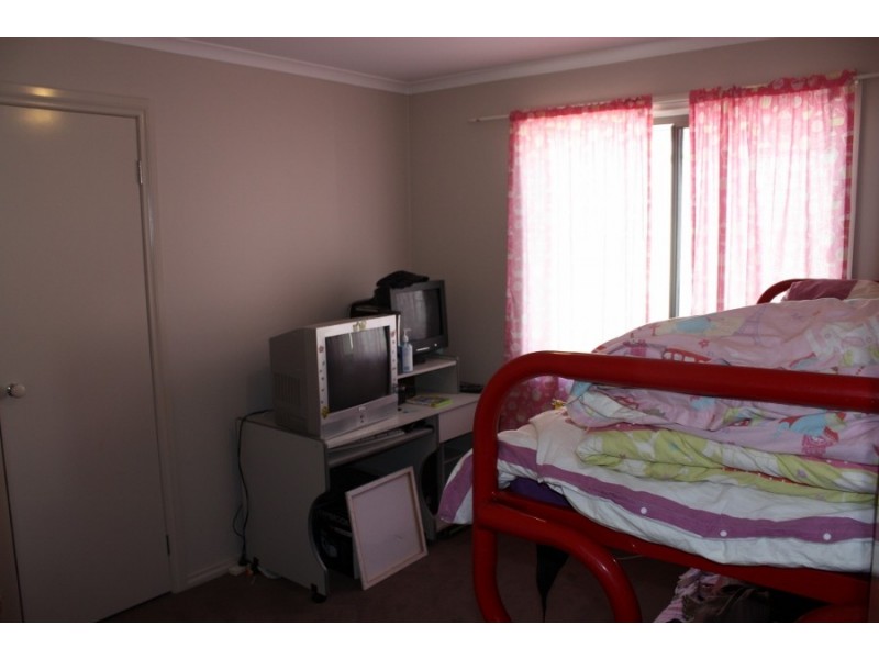 28 CHLOE DRIVE, Broadford VIC 3658