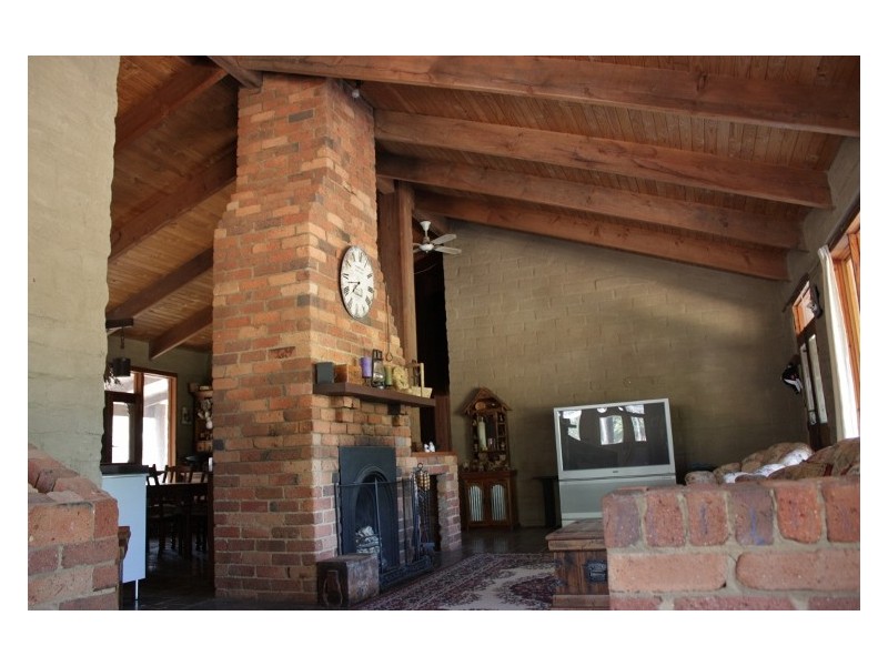 12-20 DUFFY STREET, Kilmore East VIC 3764