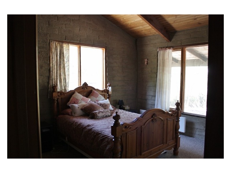 12-20 DUFFY STREET, Kilmore East VIC 3764