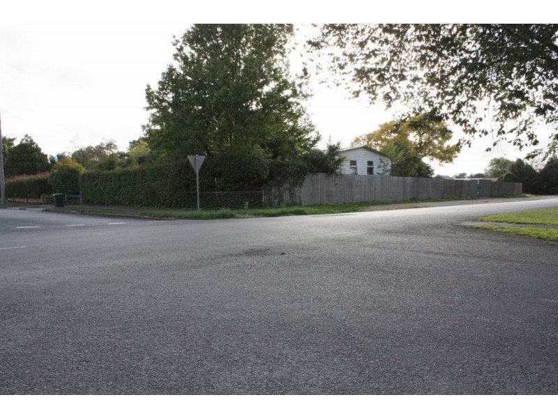 66 Main Street, Romsey VIC 3434