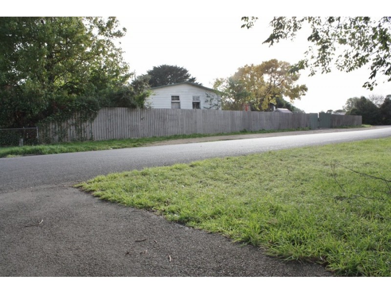 66 Main Street, Romsey VIC 3434
